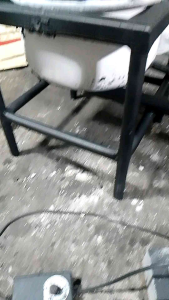 เตาเตาโคตรประหยัดพลังงานหมุนเวียนตัวขาเป็นเหล็กกล่องขนาดกว้าง 30 * 30 ความสูง 30 ขนาดหน้าเตา 10 นิ้ว ไม่ใช่ถ่านไม่ใช่แก๊สใช้น้ำมันเครื่องเก่าน้ำมันพืชเก่าเป็นเชื้อเพลิงรับประกันไฟแรงและประหยัด(แถมพัดลม)