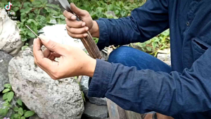 Golok Baja Pembersih Taman: Alat Tahan Lama Untuk Tebas Ranting & Pemotongan Bambu