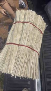 ตอกมัดข้าว ไม้ไผ่บง ความยาว80-90ซม. 1000เส้น (ตอกใหม่ๆ) ใช้สำหรับมัดข้าว1รอบ