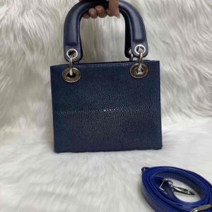 Túi xách da cá đuối thật màu xanh navy ngang 20cm- cao 16cm- rộng 10cm