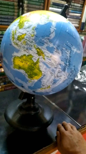 GLOBE Diameter 30cm Bahan Keras
