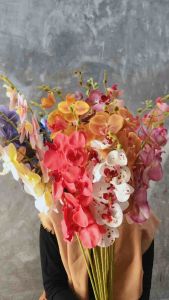 BUNGA PALSU ANGGREK BAHAN LATEX REAL TOUCH MIRIP ASLI ORCHID ARTIFICIAL FLOWER 1 TANGKAI ISI 9 KEPALA BESAR BUNGA HIAS HIASAN POT ANGGREK HIAS TANAMAN ANGGREK