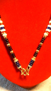 สร้อยคอกะลาลงยาห้อยพระได้ 3 องค์ข้างหลังใส่ตะกรุดได้อีก 1 องค์