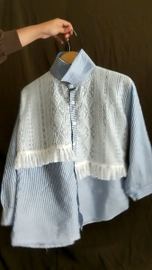 Atasan Kemeja Katun Salur Mix Brukat: Desain Klasik & Elegan