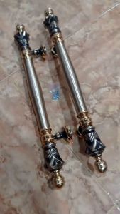 handle pintu rumah mewah berbahan kuningan terbaik dengan motif klasik nanas panjang 45cm variasi warna emas antik dan silver crome