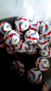 BOLA SIZE 5 BOLA ANAK/BOLA TENDANG LAPANGAN BERSAR BAHAN BLITER COCOK UNTUK ANAK2