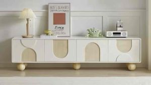 Kệ TV phòng khách REVERSE cốt gỗ MDF họa tiết đảo nghịch với chân bi gỗ tròn sang trọng hiện đại KT-08