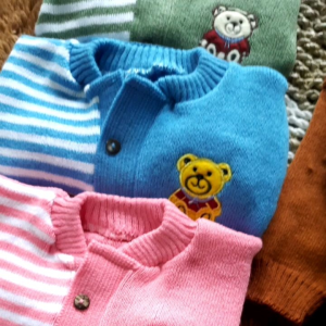 sweater rajut bayi KOMBINASI SALUR POLOS BEAR