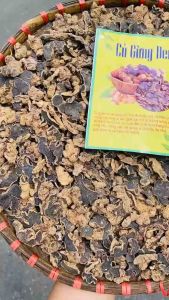 GỪNG ĐEN RỪNG ( NGẢI ĐENNGẢI TÍM) ĐÀO Ở RỪNG LOẠI LÂU NĂM. 100% không pha trộn hàng trồng. Đặc sản tây bắc 333