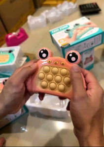 40-80มีซึ่ง Pop it เกมส์กดฮิตมาก ซื้อเล่นครอบครัว มีเทคโนโลยีแคร์แบร์ 40 สี สำหรับการเล่นเกมส์กดฮิต