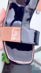 Sandal cao gót phối 2 màu gót trụ cao 7 cm thương hiệu rosata Ro662