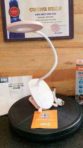 Đèn Bàn Sạc Led Comet CT174 tích điện chạm cảm ứng dể dàng điều chỉnh chiều cao