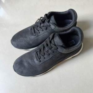 Giày fitflop nam da nubuck đen chuẩn dư xịn