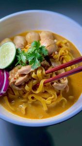 ของสมาร์ท: ซอสข้าวซอยรสนิยม ซอสปรุงสำเร็จ เข้มข้นหอมเครื่องที่ล้านนา อิสลามทานได้