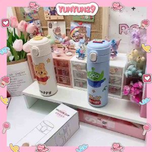 (Tặng kèm 2 bộ sticker 2D và 3D) Bình nước giữ nhiệt gọn nhẹ dung tích 420ml hình gấu dâu lotso gấu pooh ailen TP03 yunyun29