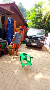 kursi sumo kursi kuat murah berkualitas bahan lentur sehingga dapat digunakan kapasitas nyampe 150 kilo gram