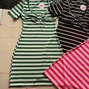 D04 Đầm body  tay ngắn sọc kẻ phom chữ a có 3 màu siêu hot