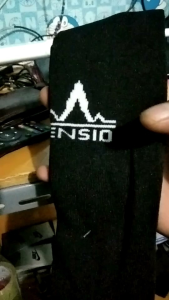 kaos kaki BOLA PUTSAL merk TENSIO warna Hitam polos panjang sepaha gambar hasil japretan sendiri bahan tebal adem lembut dan sangat nyaman dipakai