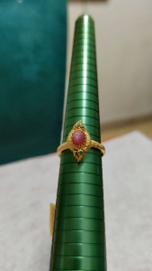 แหวนพลอยทับทิมแท้100% สีสวย สีชมพู คัดเกรดพรีเมี่ยม ดีไซน์เป็นพระยานาคเกี้ยวลงยาสีขาวเขียว ไซส์ 58 ดูเรียบหรู เหมาะสำหรับใส่ติดมือได้ทุกโอกาส หรือมอบเป็นของขวัญให้กับคนรัก ซึ่งเชื่อกันว่าเป็นสัญลักษณ์ของความรักที่มั่นคง ความเจริญรุ่งเรือง ก้าวหน้า