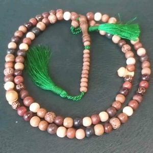 Kerajinan Kayu Kalung Tasbih 17 Jenis Kayu Nusantara Bulir 99 Size 8 mm Lengkap Dengan Pembatas Exclusive