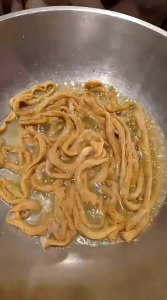 usus crispy original 500 gr mumpung lagih promo sekarang  dan nikmati sensasi gurih dan renyahnya cemilan kami kapan pun dan di mana pun