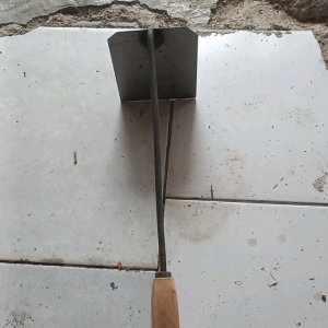Cangkul Mini Gagang Panjang 43cm - Cangkul Ukuran Sedang Lebar Pacul 12cm, Lebar 10cm, Kuat dengan Besi As Dia 8mm - Harga Menarik dengan Diskon Besar (Murah)