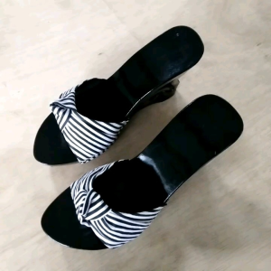 Kelom Geulis Bolong Kriting 8 Cm Tali Salur