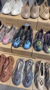 CHÍNH HÃNG - GIÀY YEEZY FOAM RUNNER MX CINDER (ID4126)