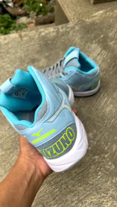 SEPATU VOLI WANITA MIZUNO WAVE MOMENTUM 2 Sepatu Voli Cewek Sepatu Volley