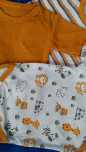 3 Pcs Jumper Pendek Bayi Baru Lahir Seri Kuning Kubus Motif Full Print