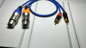 Kabel audio jack 2 rca HK to jack 2 rca Geisler kabel kitani original berkualitas