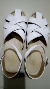 sandal kulit