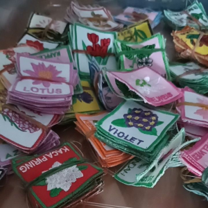 TANDA REGU PRAMUKA PUTRI BORDIR/TANDA REGU PRAMUKA BUNGA ECERAN/BADGE REGU PRAMUKA PUTRI/BED REGU PRAMUKA BUNGA ECERAN/BED REGU PRAMUKA Bunga Kain Bordir Pramuka Gelang Bordir Berwarna - Lazada