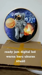 Jam Dinding LED Digital astronot dengan temperatur suhu hari tgl bulan unik