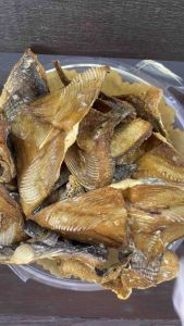 ปลานิลแดดเดียวแล่ ทอดแล้ว พร้อมทาน ทอดวันนี้ ส่งวันนี้ ปลารสชาติเค็มน้อย ทำสดใหม่ทุกวัน อร่อยมาก (น้ำหนักก่อนทอด)