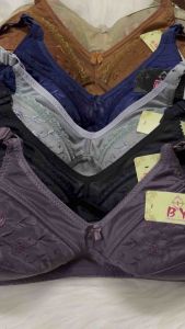 เสื้อในแม่บ้าน(ผู้สูงอายุ)ไร้โครง ไม่มีฟองน้ำสวมสบาย ไร้การกดทับสองตะขอทรงเล็กคัพA-B แม่ๆเนื้อแนะนำให้เผื่อไซด์หนึ่งไซด์