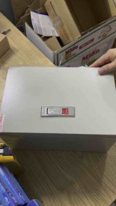 Vỏ tủ điện sắt 20x30x16 - màu xám/màu kem