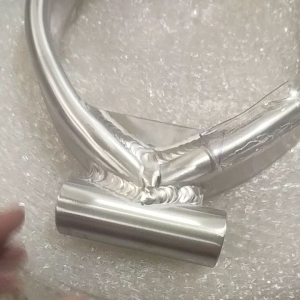 อามชาลี อามมิเนียม ใส่ชาลี