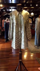 Tara Tunik by Dian Pelangi LIMITED EDITION Baju Blouse Atasan Kemeja Blus Outfit Casual Formal Kerja Kantor Pesta Pernikahan Kondangan Wanita Hijaber Cantik Anggun Modis Modern Elegan Mewah Model Korea Terbaru Motif Batik Cap Hand Made Kekinian
