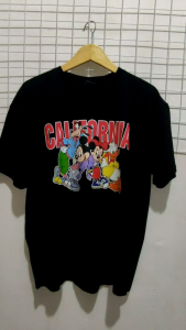 Kaos Oversized T-shirt C4l1fornia: Kaos Unik & Nyaman untuk Wanita & Pria