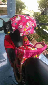 Tempat dudukan motor boncengan anak buat motor bebek bergigi satu set sabuk pengaman dan bantal stang pelindung kepala
