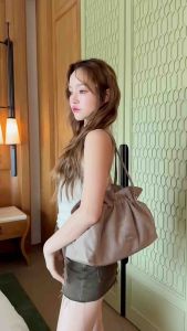 Helene - The Candy Bag รุ่นหนังกลับ สัมผัสนุ่ม ดีไซน์เก๋โดดเด่น ใส่ของได้เยอะ 🍬