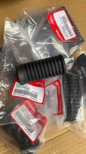 HONDA FOOTREST RUBBER DRIVER XRM110/125 & RS125 ALL MODELS 50661-GN8-920 SOLD BY 1
