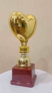 ถ้วยรางวัลหัวใจรุ่นใหม่ ของขวัญวันแม่เลือกขนาดได้ (กดสั่งแล้วแจ้งข้อความทางแชท)