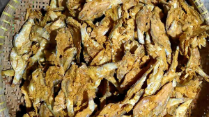 Kripik Ikan Crispy Gurih Renyah Kriuk Bergizi 500 Gram Makanan Ringan Cemilan Snacks Fish Halal COD