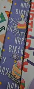 Kertas Kado Motif 10 Lembar Mix Motif\\n\\n Apa Itu Kertas Kado Desain Menarik?\\n\\nKertas kado desain menarik adalah bahan yang digunakan untuk membungkus hadiah dan membuatnya terlihat lebih indah dan menarik. Dengan berbagai motif dan warna yang tersedia, kertas kado dapat menjadi pilihan yang sempurna untuk mempersonalisasi hadiah Anda dan menambah nilai estetika.\\n\\n Keunggulan Kertas Kado untuk Acara\\n\\nMenggunakan kertas kado berkualitas tinggi untuk acara Anda memiliki beberapa keunggulan:\\n\\n- **Tampilan Profesional**: Kertas kado berkualitas tinggi memberikan tampilan profesional dan menarik untuk hadiah Anda, yang meningkatkan kesan pertama.\\n- **Personalisasi**: Kertas kado dengan berbagai motif dan warna memungkinkan Anda untuk mempersonalisasi hadiah sesuai dengan tema acara atau preferensi penerima.\\n- **Sesuai dengan Segala Kesempatan**: Kertas kado berkualitas tinggi dapat digunakan untuk berbagai kesempatan, mulai dari perayaan ulang tahun hingga acara-acara formal.\\n\\n Manfaat Menggunakan Kertas Kado Berkualitas Tinggi\\n\\nMenggunakan kertas kado berkualitas tinggi memiliki beberapa manfaat:\\n\\n- **Kualitas Material**: Kertas kado berkualitas tinggi biasanya terbuat dari bahan yang lebih tebal dan kuat, sehingga dapat menahan bentuk hadiah dan tahan lama.\\n- **Motif Menarik**: Kertas kado berkualitas tinggi seringkali memiliki motif yang unik dan menarik, yang dapat menambah nilai estetika pada hadiah Anda.\\n- **Sesuai dengan Segala Kesempatan**: Kertas kado berkualitas tinggi dapat digunakan untuk berbagai kesempatan, mulai dari perayaan ulang tahun hingga acara-acara formal.\\n\\n Bagaimana Memilih Kertas Kado Mix Motif yang Tepat?\\n\\nBerikut adalah beberapa tips untuk memilih kertas kado mix motif yang tepat:\\n\\n Tips Memilih Motif 10 Lembar yang Sesuai\\n\\n- **Tema Acara**: Pilih motif yang sesuai dengan tema acara Anda, misalnya, jika acara Anda bertema musim gugur, pilih kertas kado dengan motif daun jatuh.\\n- **Warna**: Pilih warna yang sesuai dengan preferensi penerima atau tema acara Anda.\\n- **Kualitas Material**: Pilih kertas kado berkualitas tinggi yang tebal dan kuat, agar dapat menahan bentuk hadiah dan tahan lama.\\n\\n Cara Memadukan Motif dengan Tema Acara\\n\\n- **Tema Acara**: Padukan motif kertas kado dengan tema acara Anda, misalnya, jika acara Anda bertema musim gugur, pilih kertas kado dengan motif daun jatuh.\\n- **Warna**: Padukan warna kertas kado dengan warna lain yang digunakan dalam dekorasi acara Anda.\\n\\n Bagaimana Menggunakan Kertas Kado Motif 10 Lembar Mix Motif?\\n\\nBerikut adalah beberapa langkah-langkah dan teknik untuk menggunakan kertas kado motif 10 lembar mix motif:\\n\\n Langkah-Langkah Membungkus Hadiah dengan Kertas Kado Mix Motif\\n\\n1. **Siapkan Alat**: Siapkan kertas kado, pita, dan lem.\n2. **Potong Kertas Kado**: Potong kertas kado sesuai dengan ukuran hadiah Anda.\n3. **Lem Kertas Kado**: Lem kertas kado pada hadiah Anda, pastikan semua sisi tertutup rapi.\n4. **Tambahkan Pita**: Tambahkan pita pada hadiah Anda untuk menambah nilai estetika.