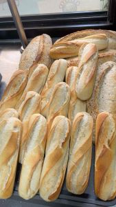 White Baguette 20 cm. ขนมปังฝรั่งเศส ขนมปังบาเก็ต ขนมปังฝรั่งเศษ ขนมปังฝรั่งเศษ ขนมปังโฮมเมด ขนมปังเพื่อสุขภาพ