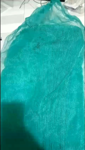 Túi lưới xanh đựng Ếch nhái cá. Ngang 50cm dài 70cm. Có dây rút ở miệng tiện dụng