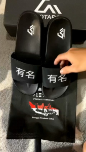 JIOTARO: Sandal Slip On Orignal Pria & Wanita Kekinian Motif Tulisan Korea