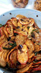 Keripik Bantet Chili Oil 240 Gram: Snack Pedas Untuk Keluarga